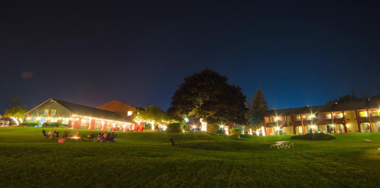 Cedar Hill Lodge Saint Ignace Bagian luar foto