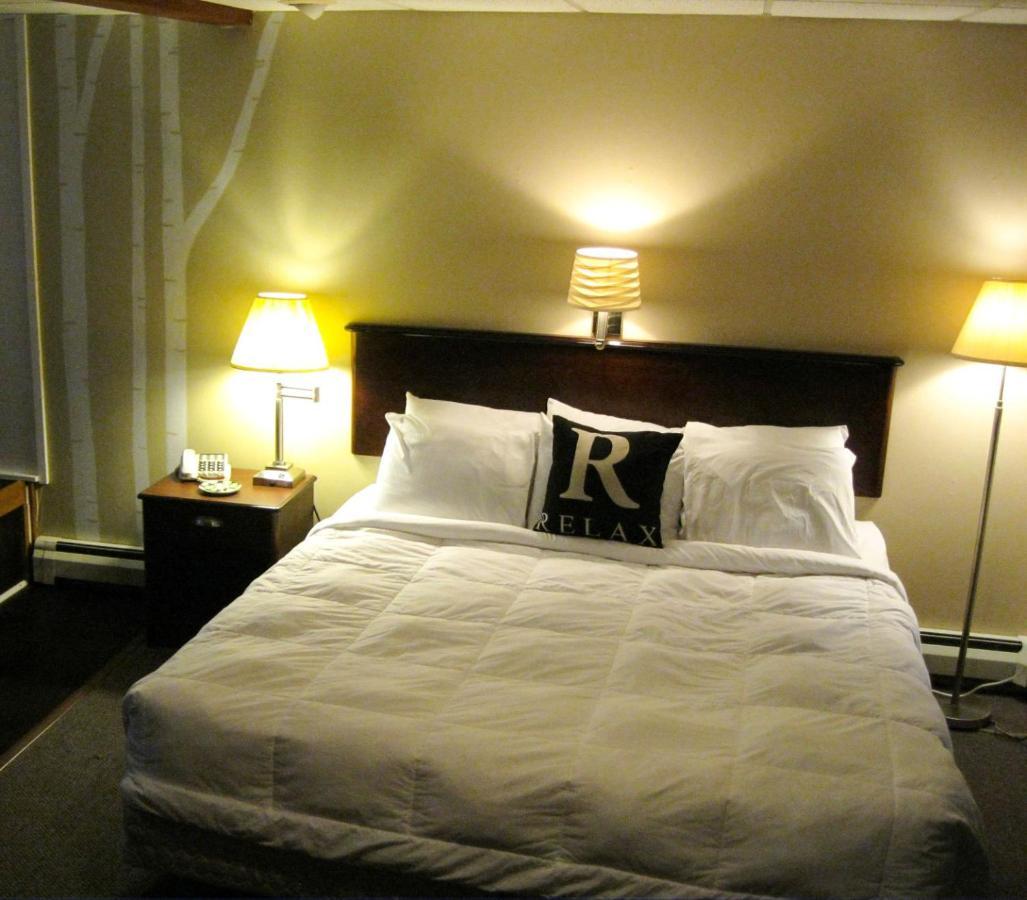 Cedar Hill Lodge Saint Ignace Bagian luar foto