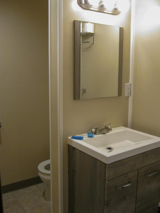 Cedar Hill Lodge Saint Ignace Bagian luar foto