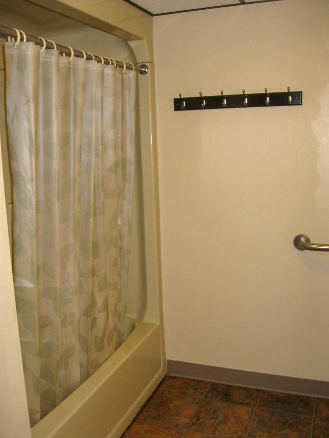 Cedar Hill Lodge Saint Ignace Bagian luar foto