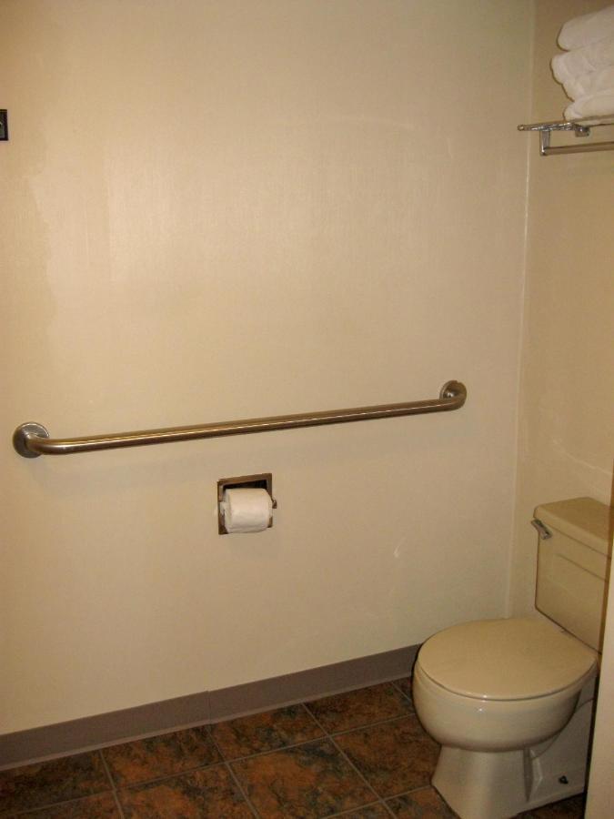 Cedar Hill Lodge Saint Ignace Bagian luar foto