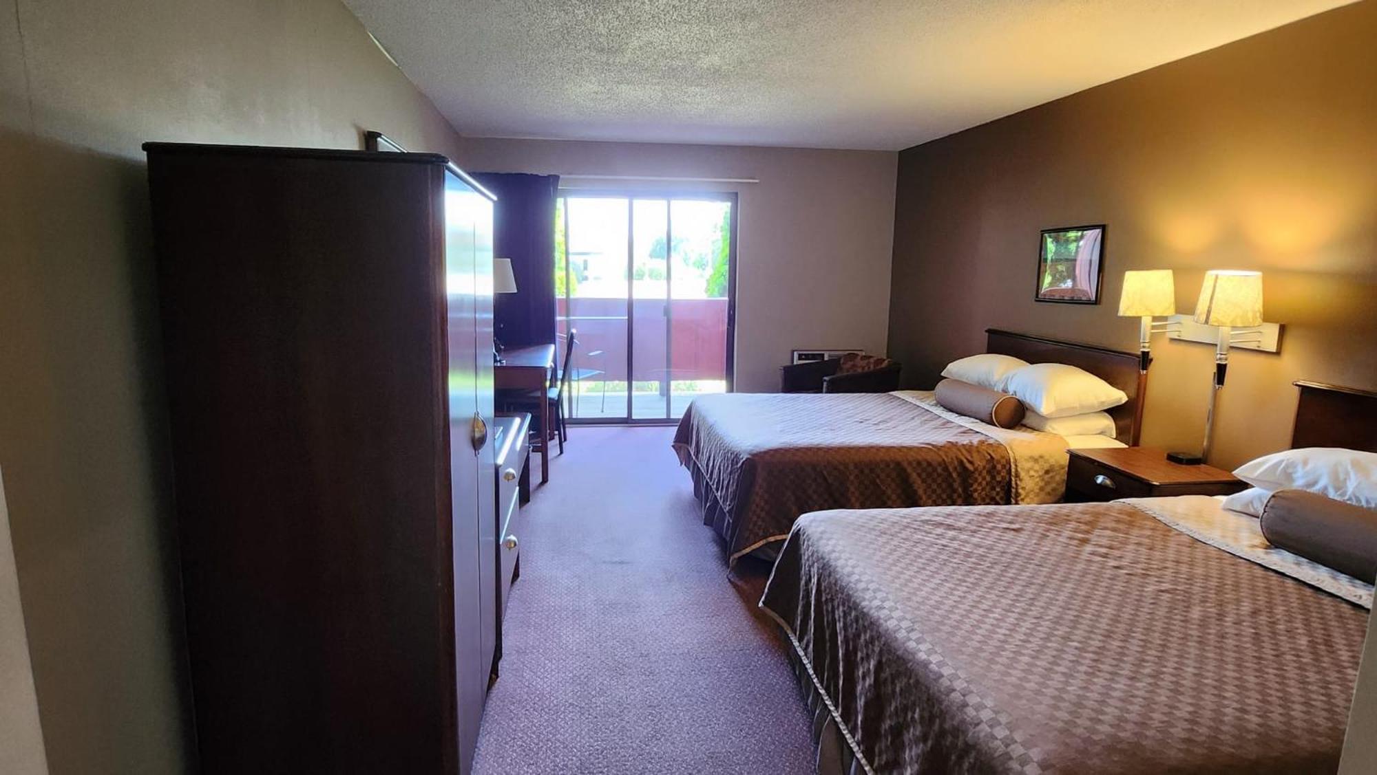 Cedar Hill Lodge Saint Ignace Bagian luar foto