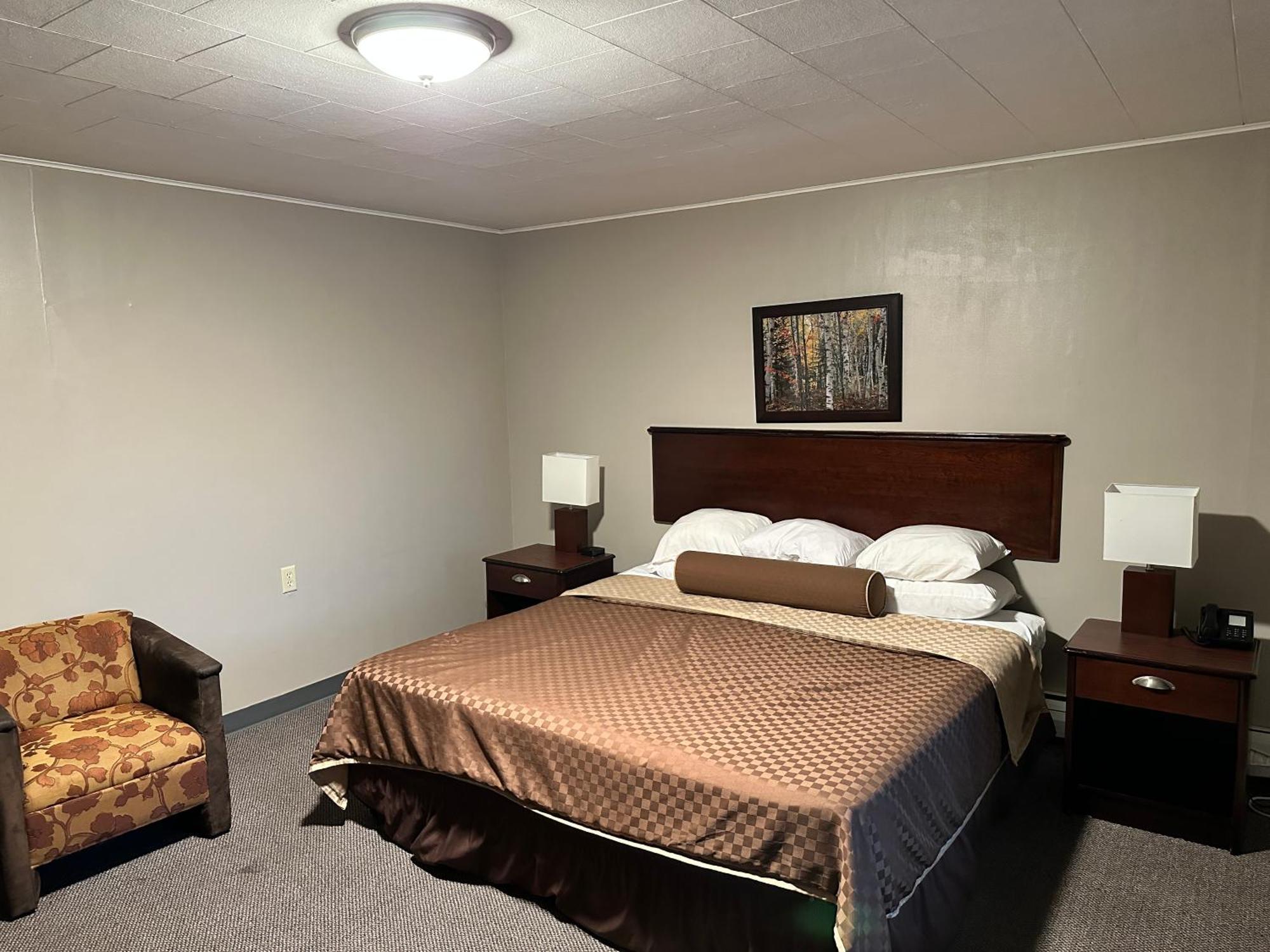 Cedar Hill Lodge Saint Ignace Bagian luar foto